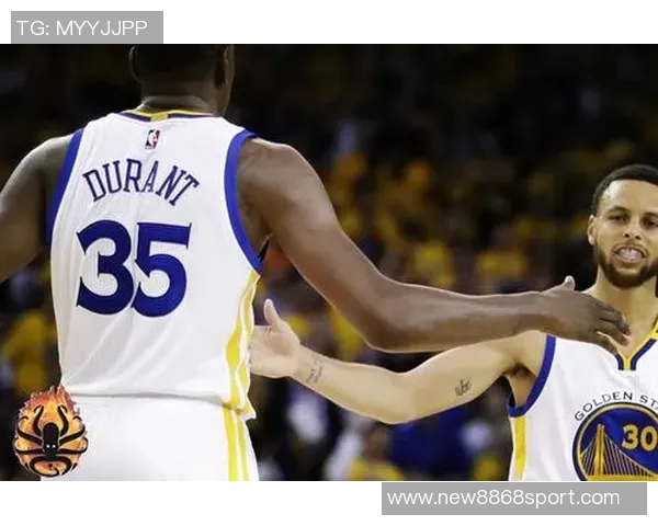 美媒分享库里一家六口温馨聚餐瞬间时光荏苒令人感慨不已